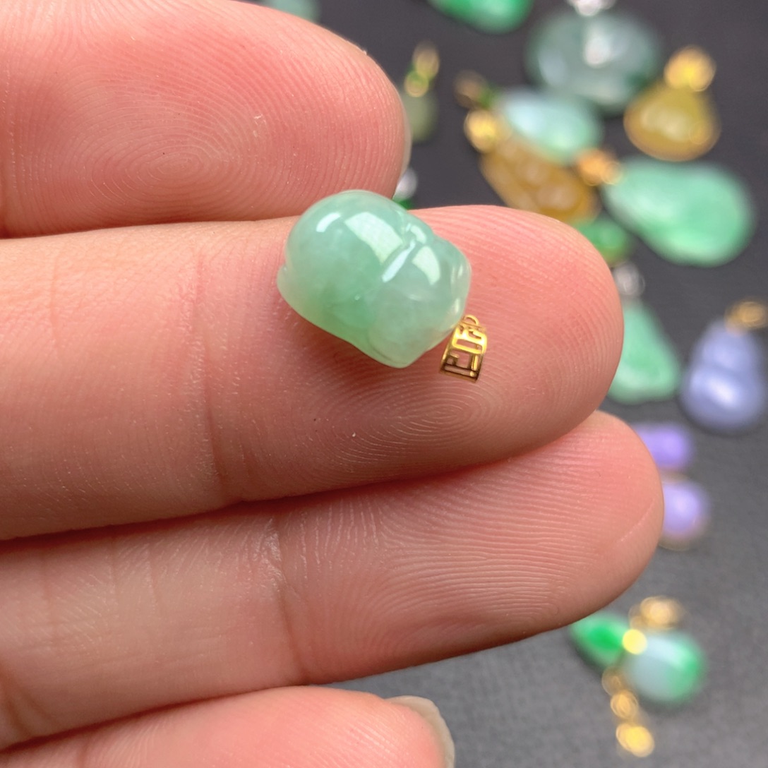 【闪购商品】颈饰18K金镶嵌翡翠翡翠