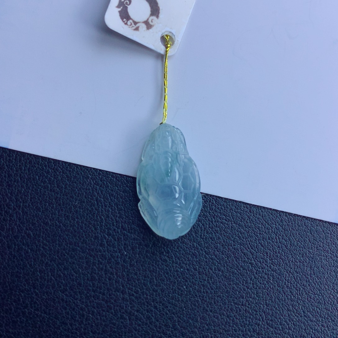 翡翠未镶嵌颈饰龙头龟