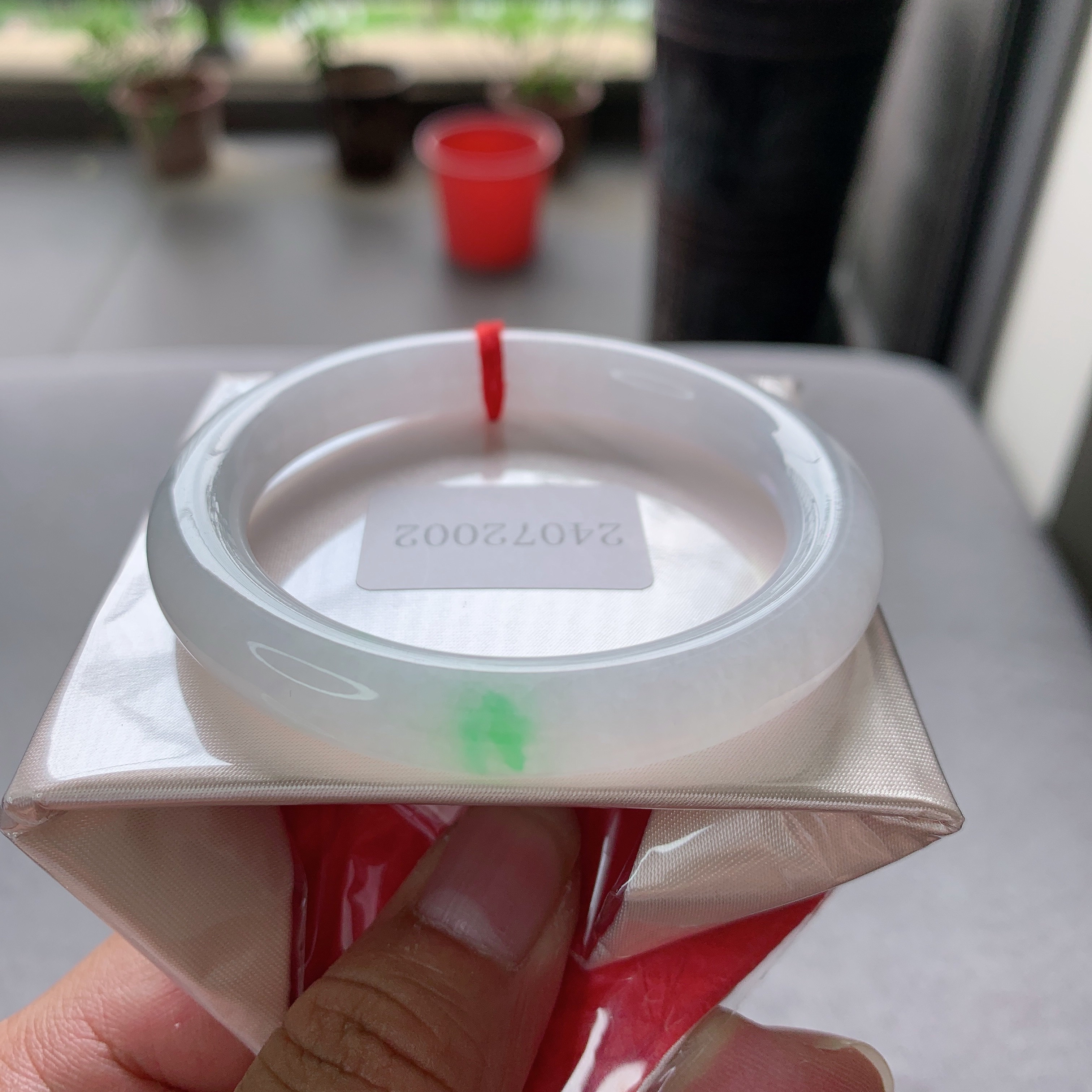 54圈口缅甸天然翡翠A货玉石手镯冰透飘阳绿圆条时尚白底青美人镯