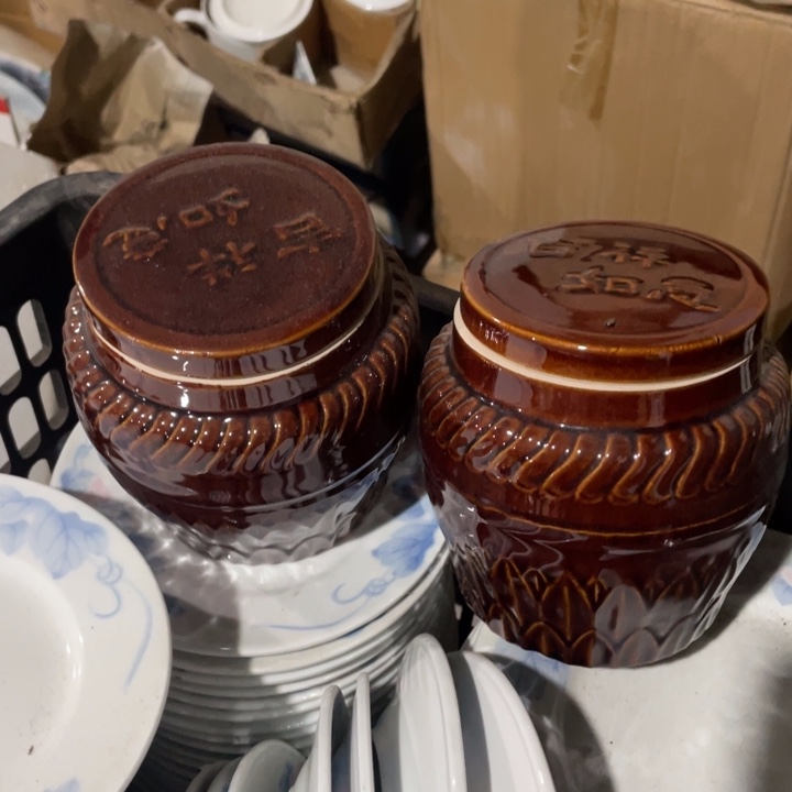 其他盘子碗砂锅都有