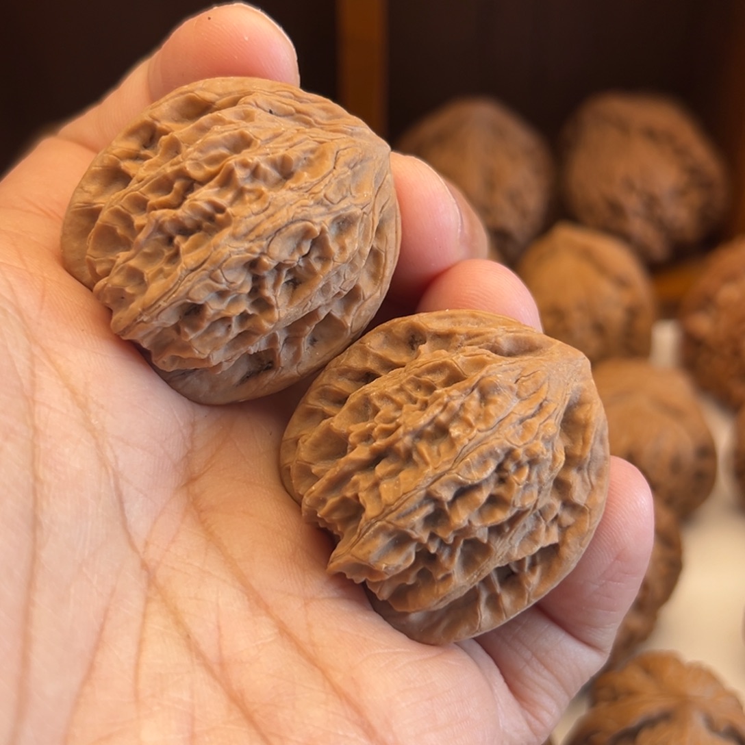 吊坠文玩核桃35尺野生有黄