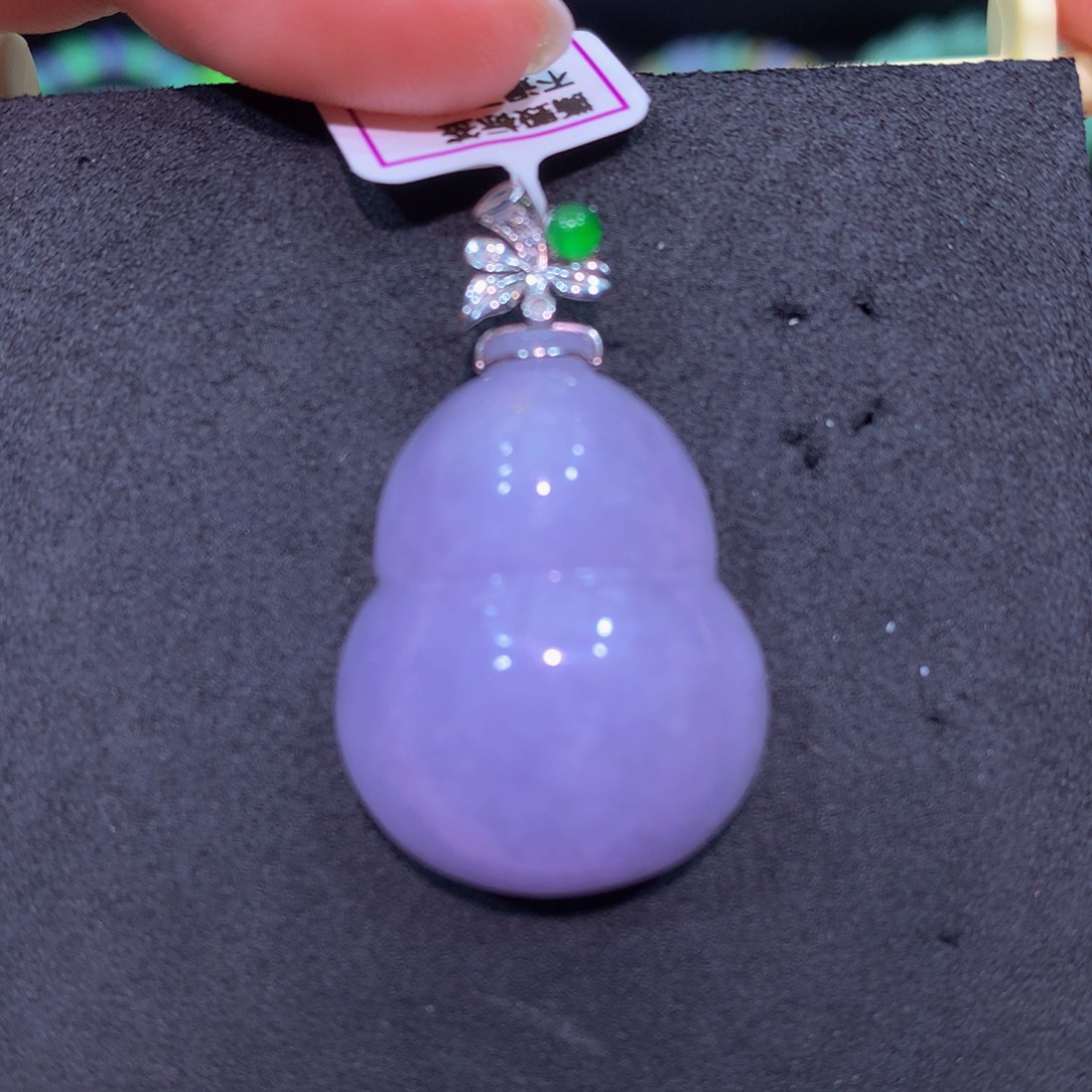 翡翠18K金镶嵌颈饰翡翠