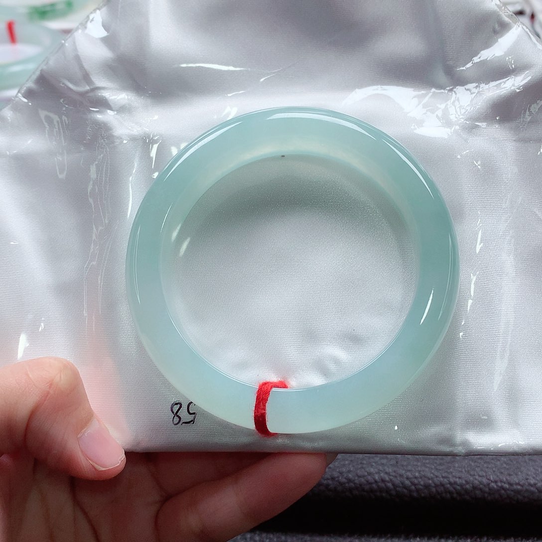 翡翠手镯未镶嵌天然A货翡翠手镯