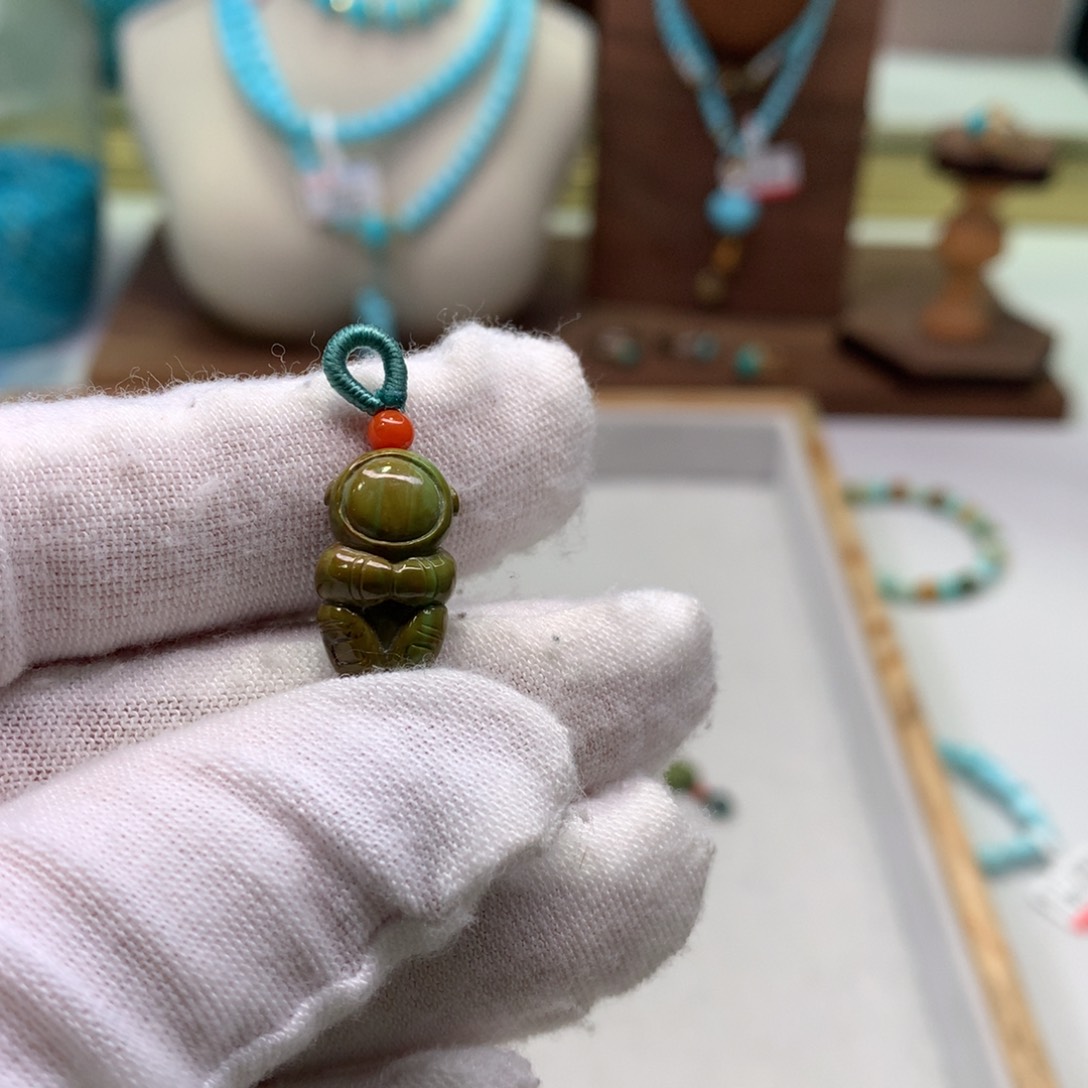 绿松石配饰未镶嵌