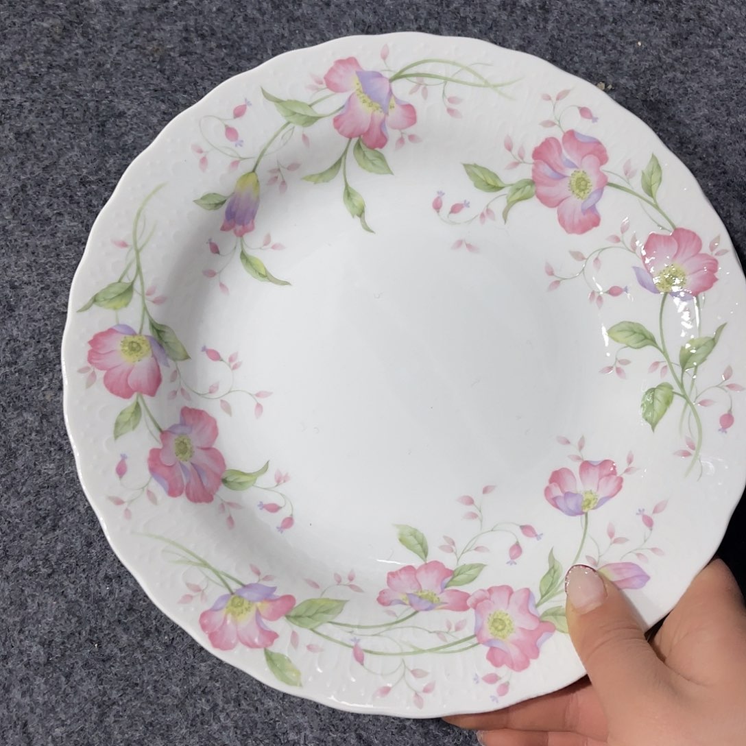 瓷片岁*鹅嗯！羽毛球等活动为代表作品