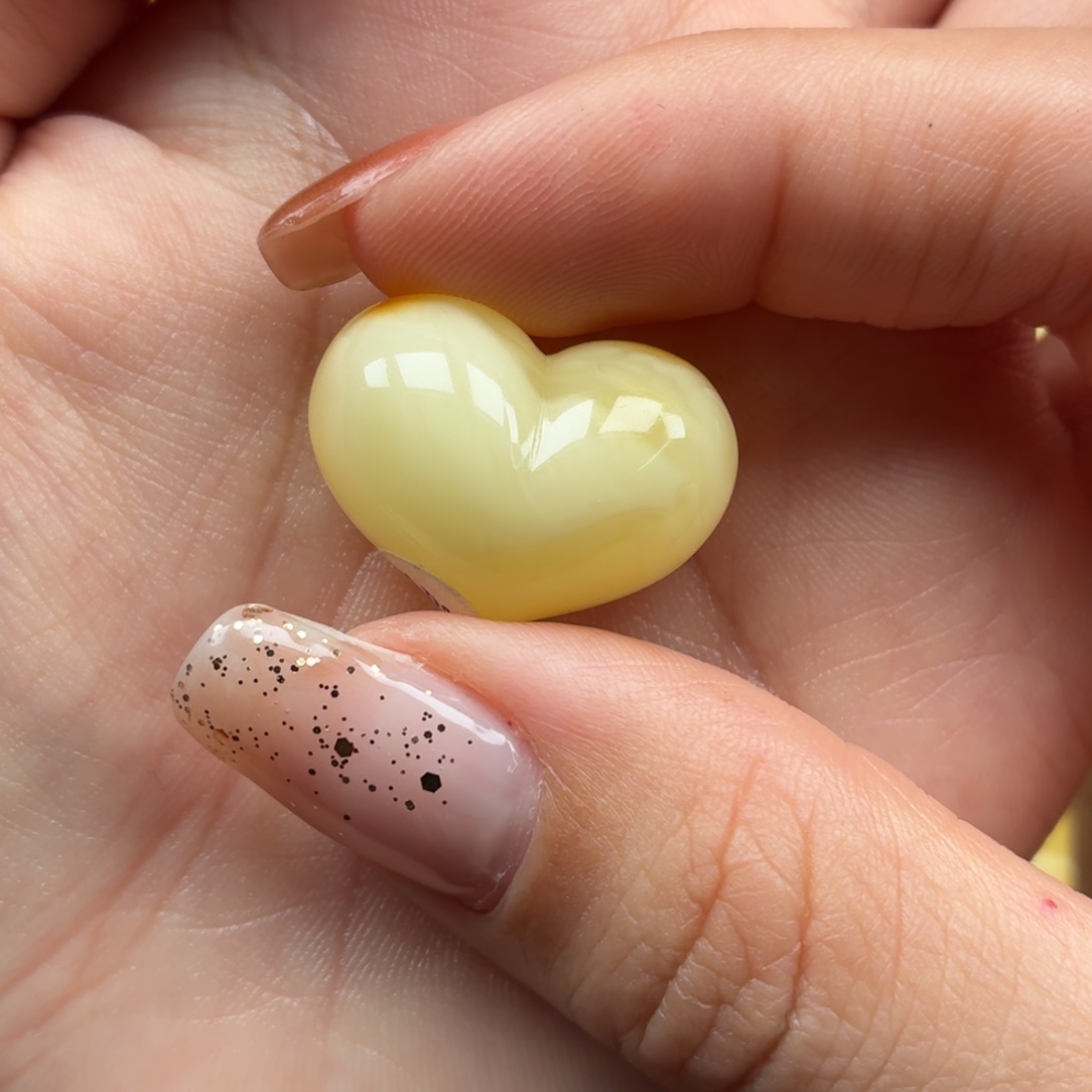 沙***•琥珀未镶嵌裸石蜜蜡