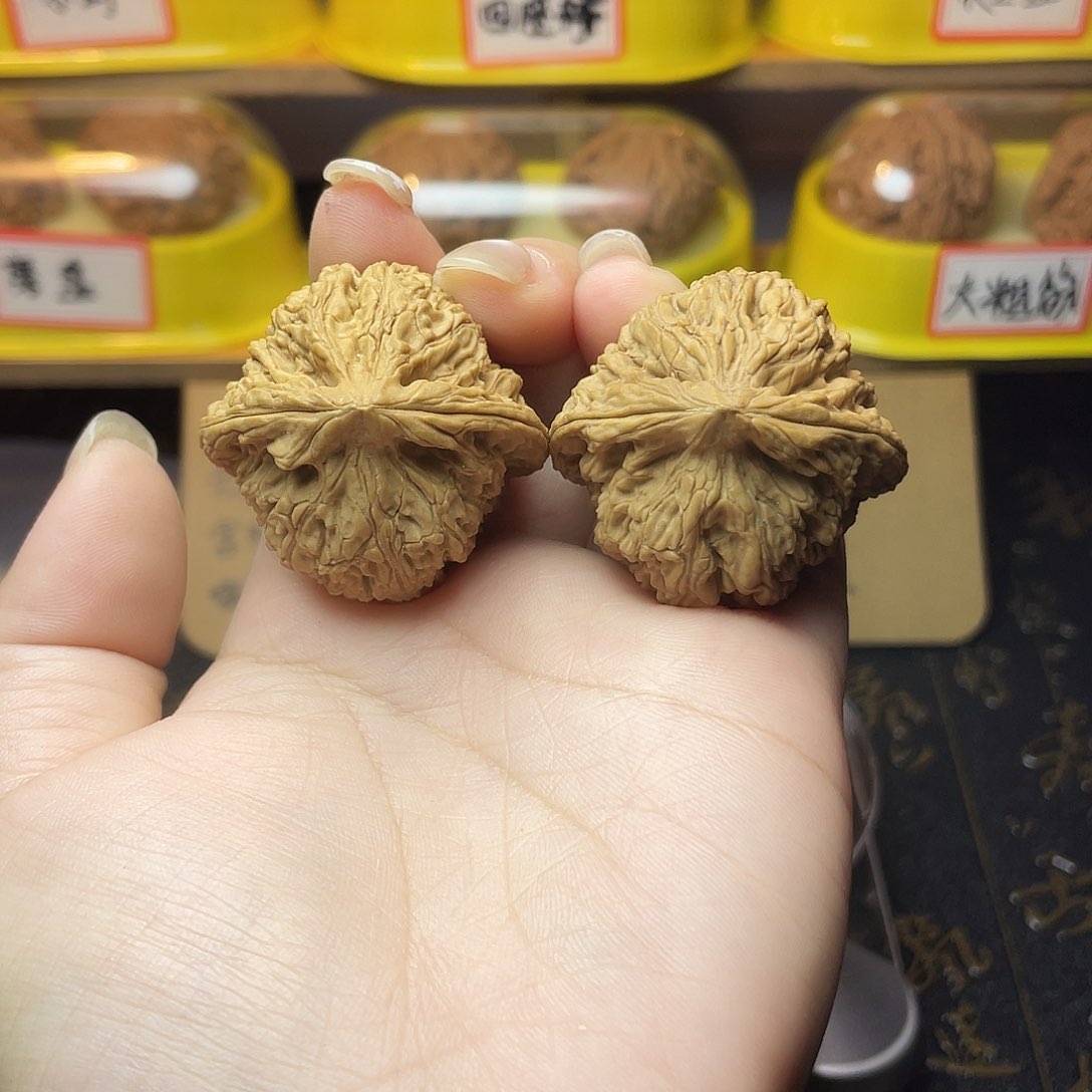 文玩核桃把件南疆石38