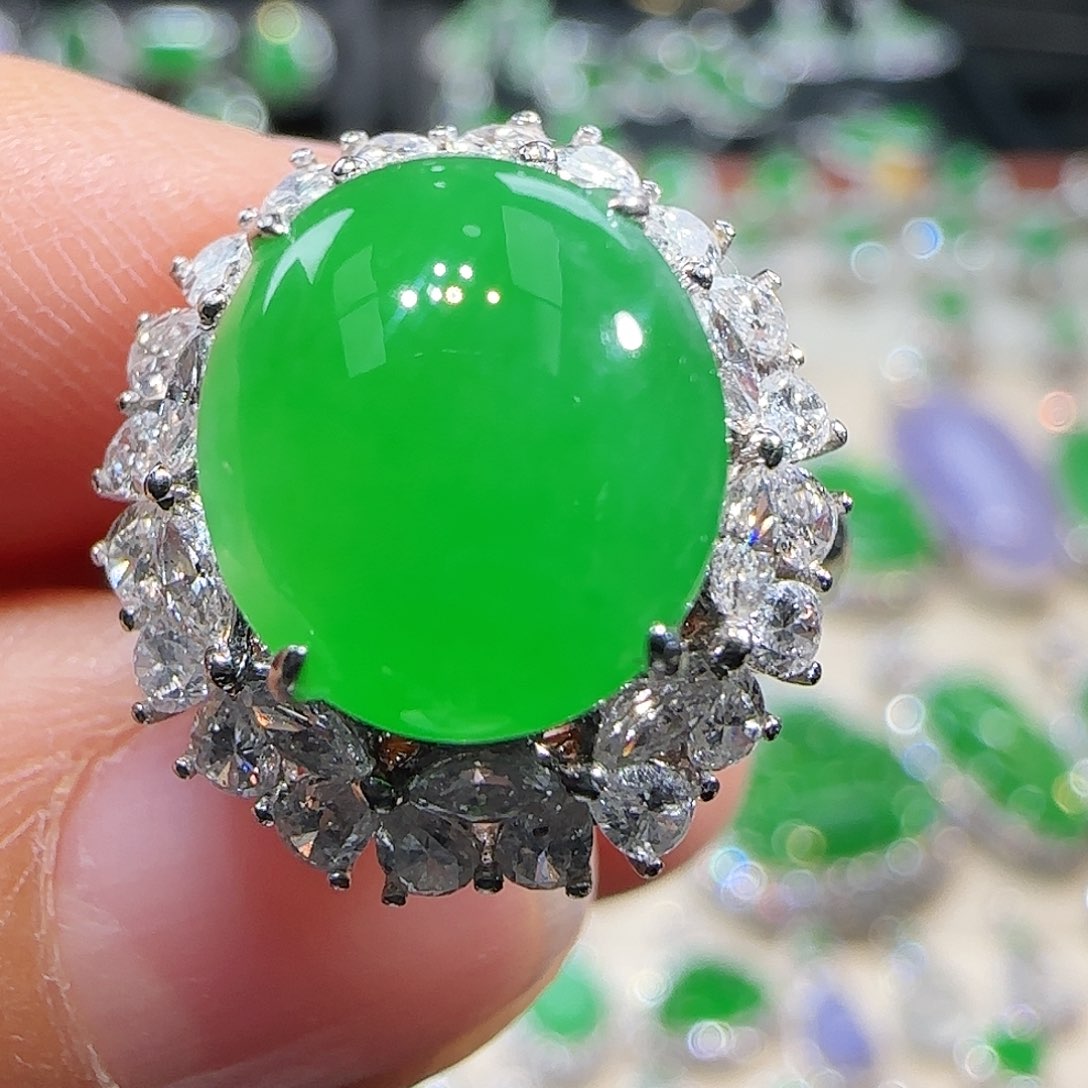 翡翠吊坠(不含链)18K金镶嵌