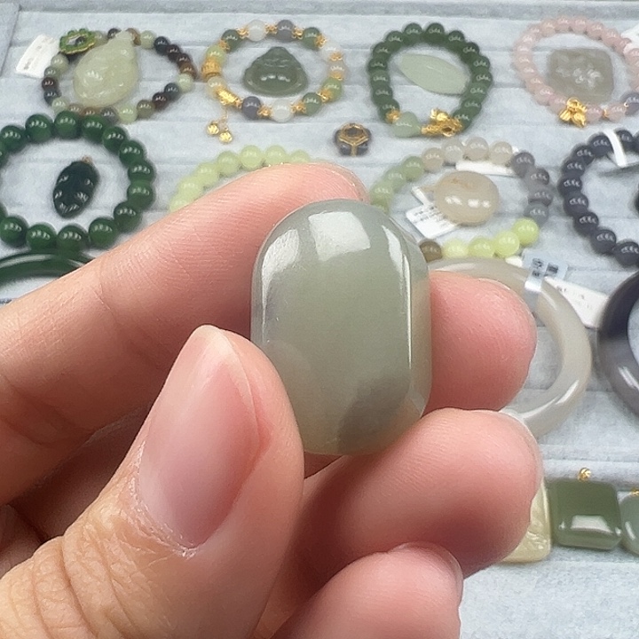 和田玉未镶嵌珠宝半成品