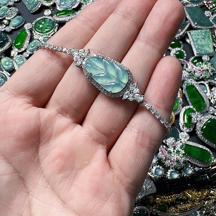 翡翠颈饰未镶嵌天然A货翡翠放漏