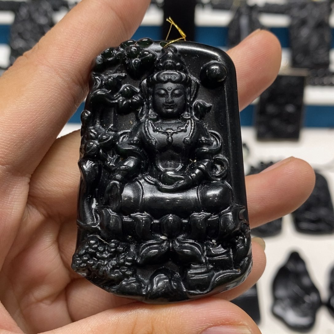 未镶嵌蛇纹石玉吊坠