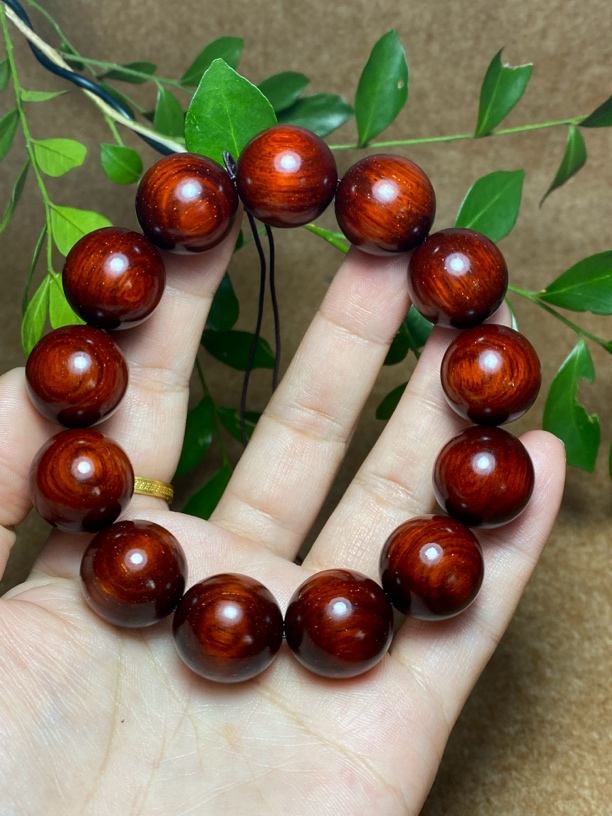 正宗印度小叶紫檀18mm13颗，鸡血红带金星，高油密