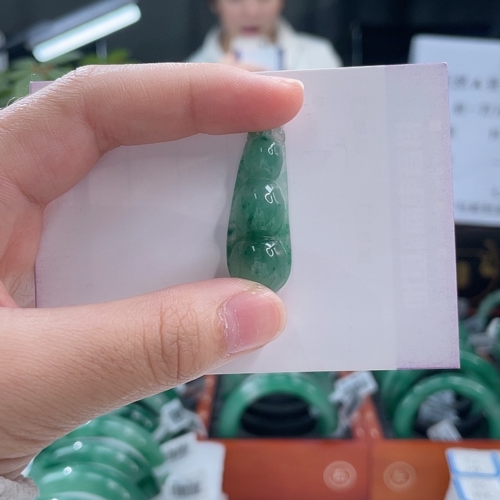 石英质玉颈饰未镶嵌