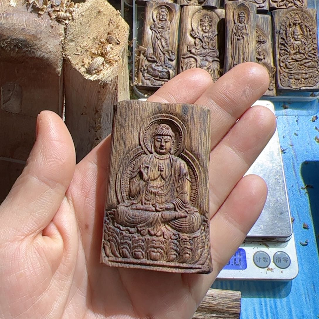 沉香吊坠白棋阿弥陀佛16.9克