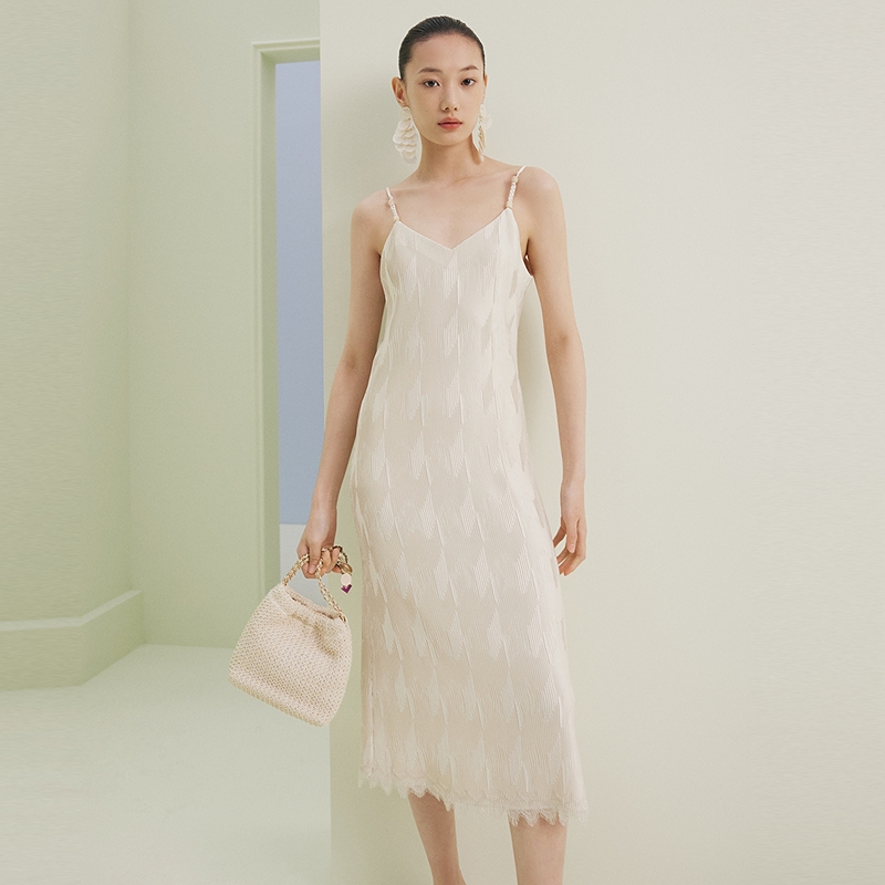 【粉丝专属】firststationV领度假风收腰褶艺吊带连衣裙女4226A