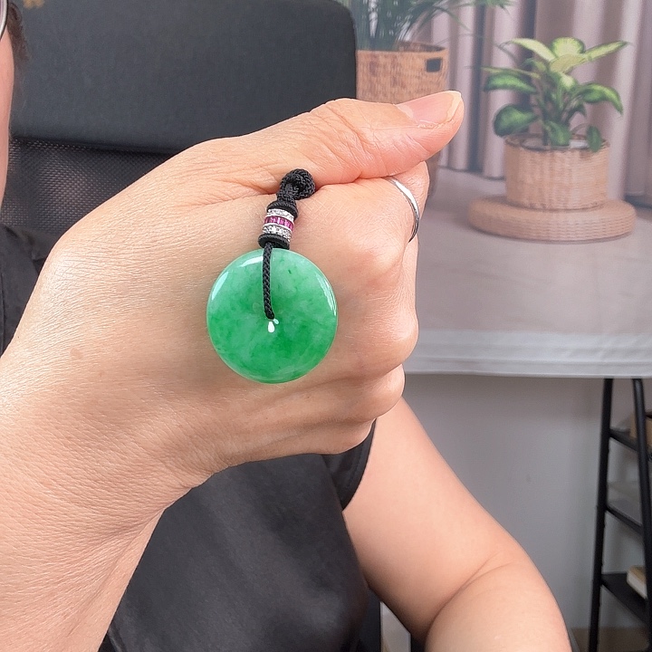 翡翠颈饰未镶嵌厚装平安扣