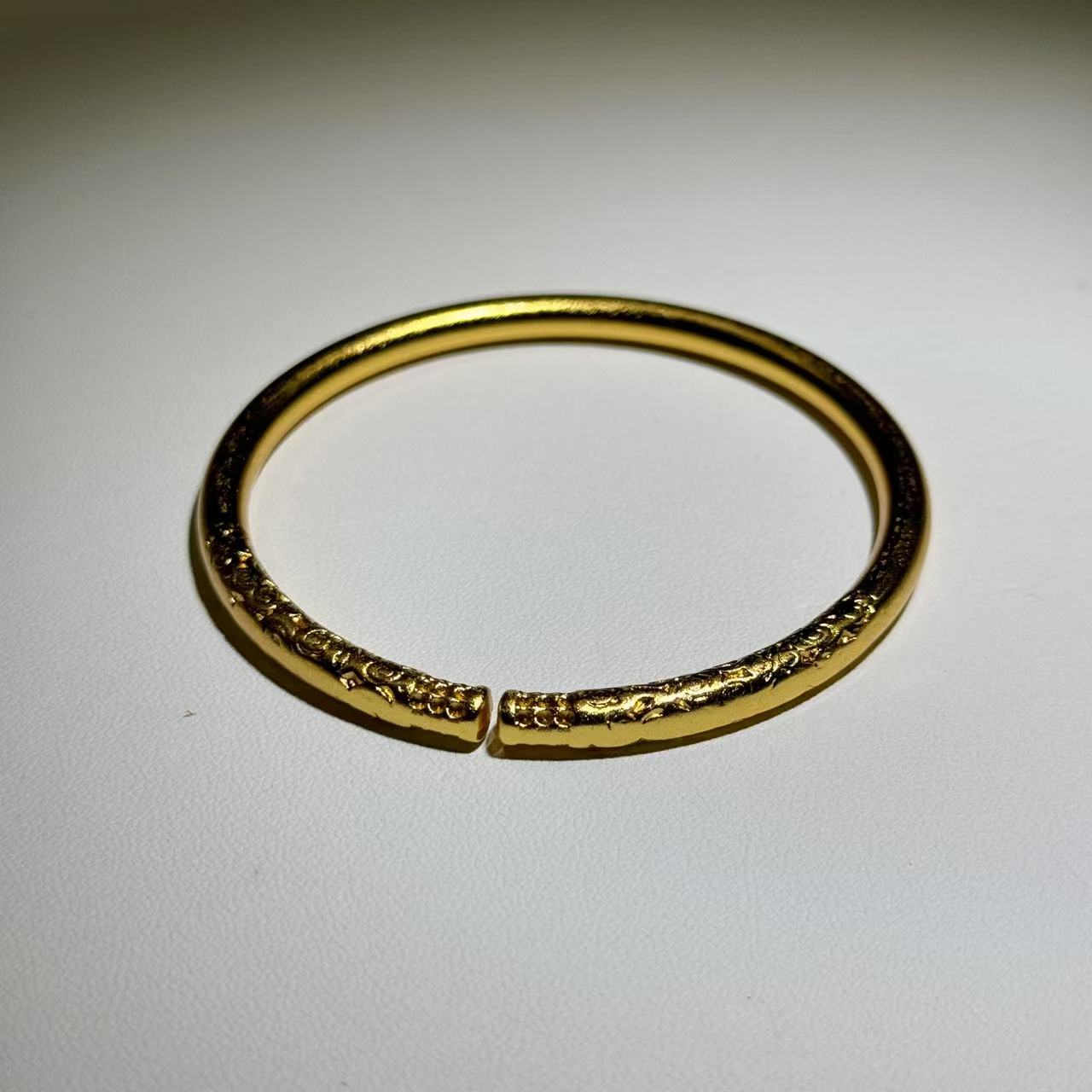 SS轻奢精美手镯J19