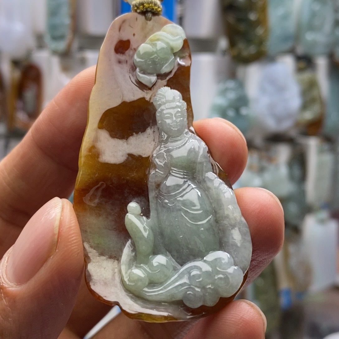 翡翠颈饰未镶嵌观音