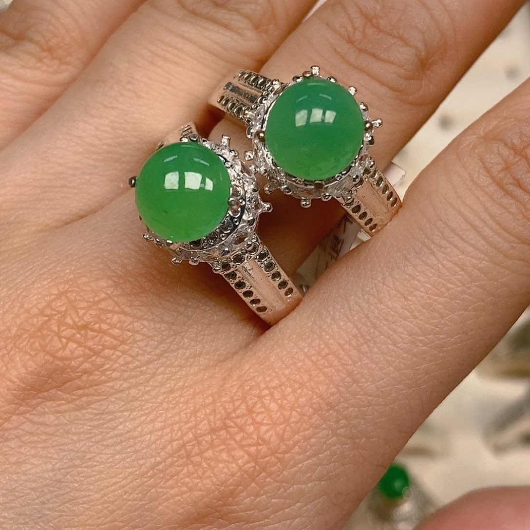 翡翠戒指未镶嵌翡翠