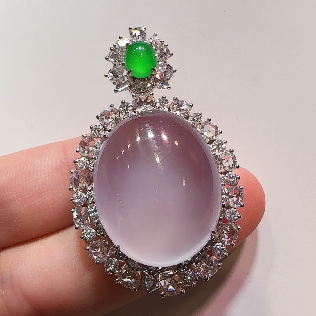 翡翠18K金镶嵌颈饰吊坠