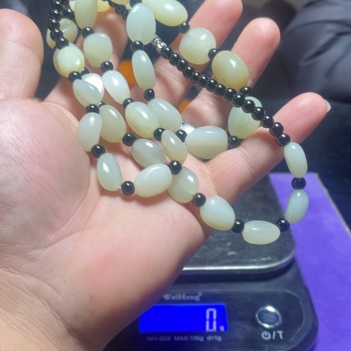 鸿***.和田玉（糖玉）未镶嵌车挂