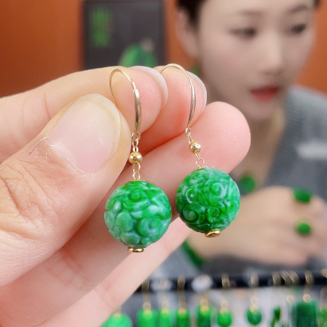 翡翠18K金镶嵌耳饰