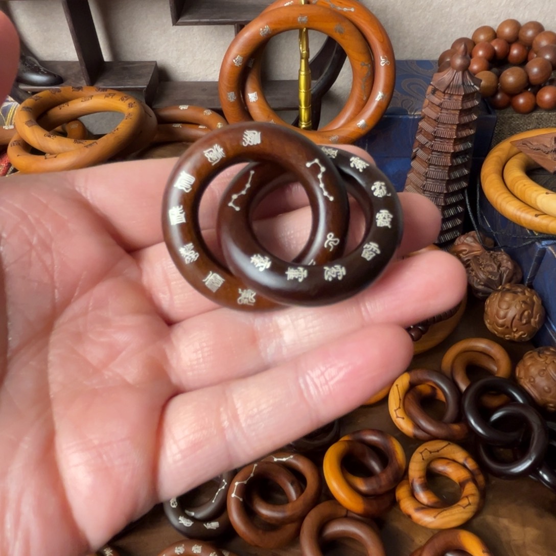 赵***河枣木老料玉化镶银十字2.5