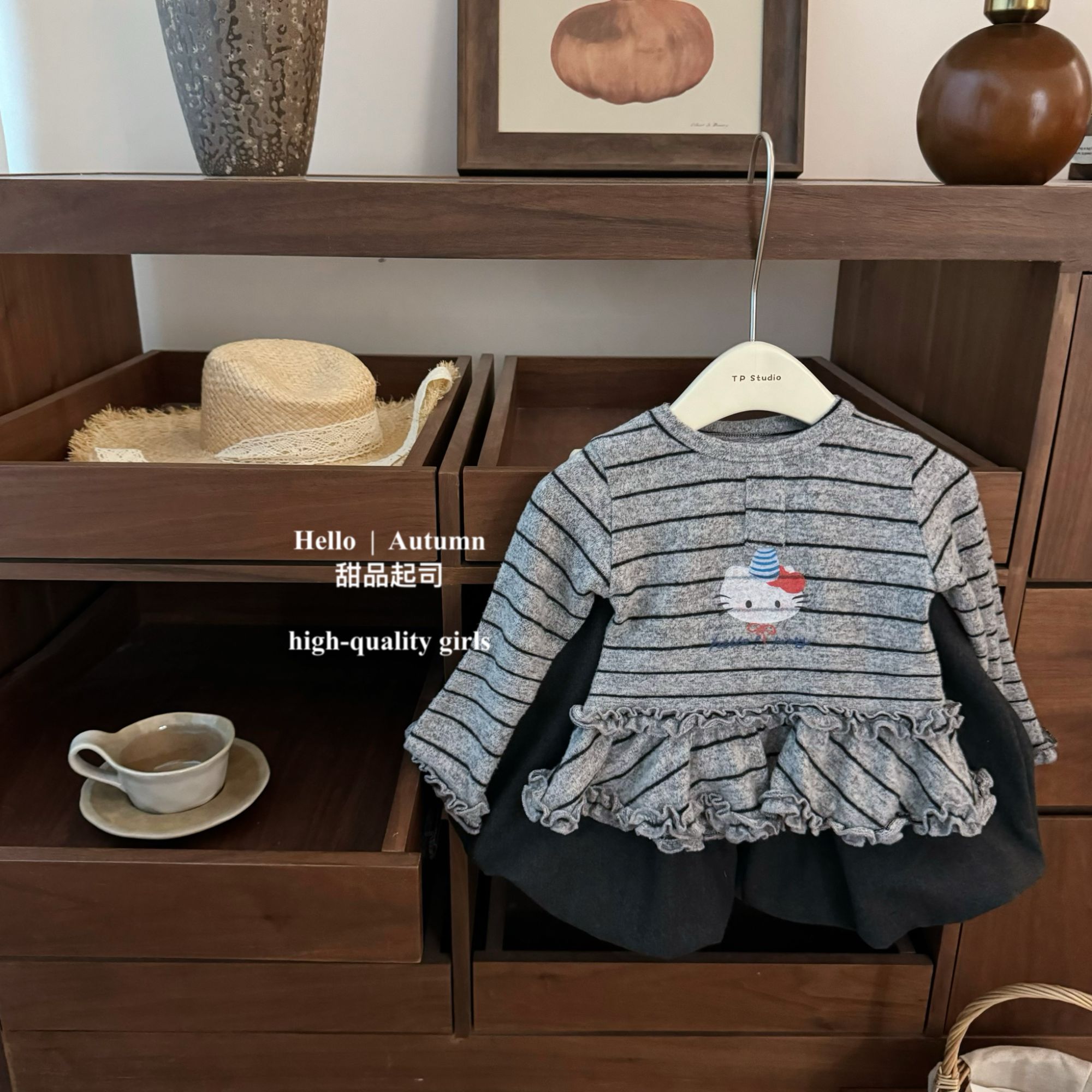 【甜品起司】时髦尖子生！女宝宝条纹灰色kt上衣呢子灯笼裤洋气套装