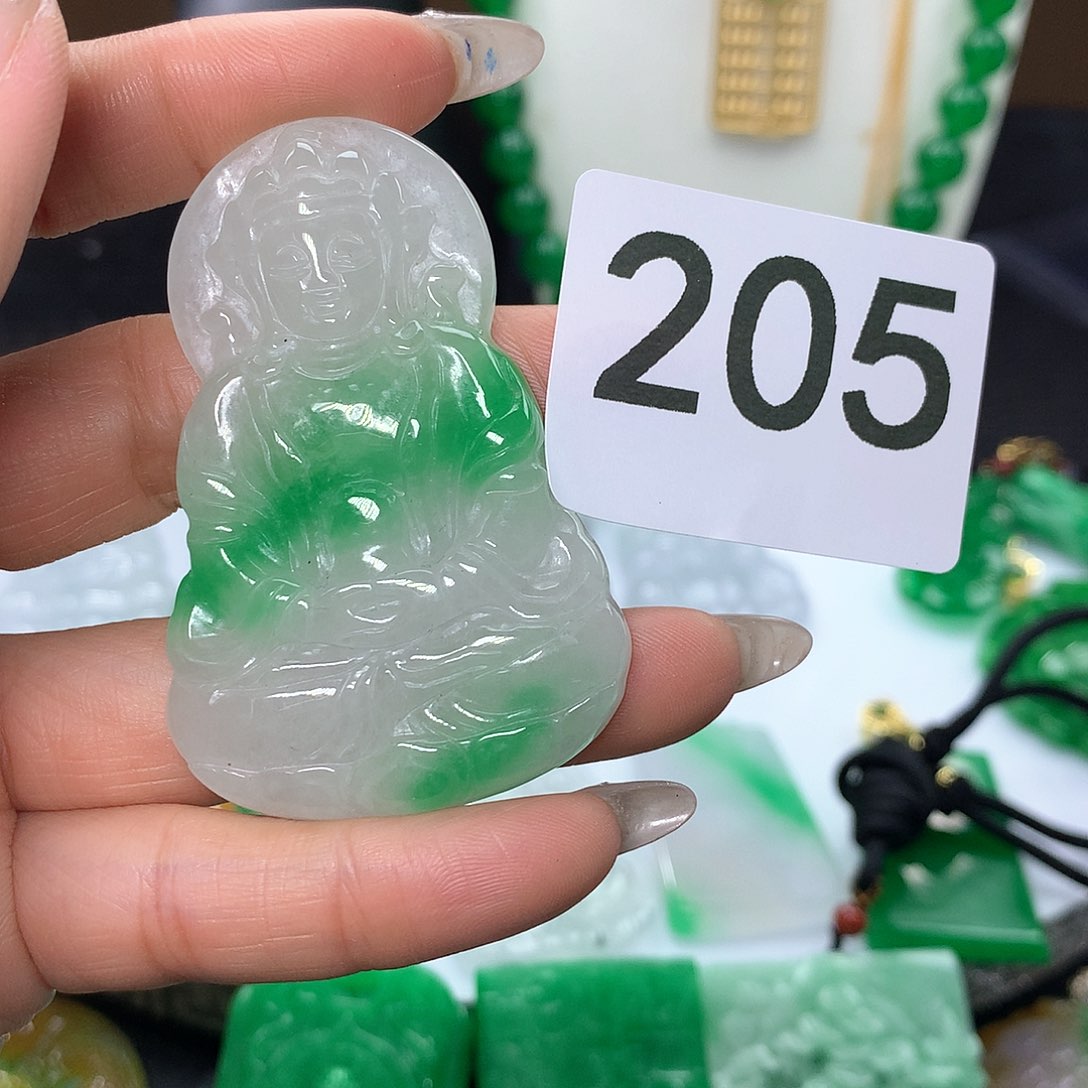 翡翠吊坠(赠链)未镶嵌