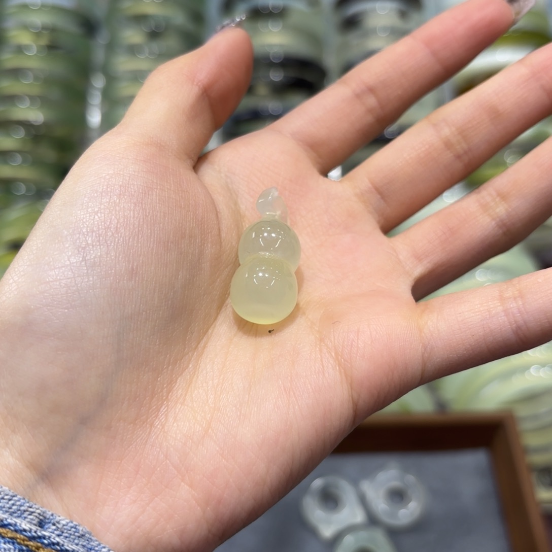 岫玉手镯未镶嵌天然