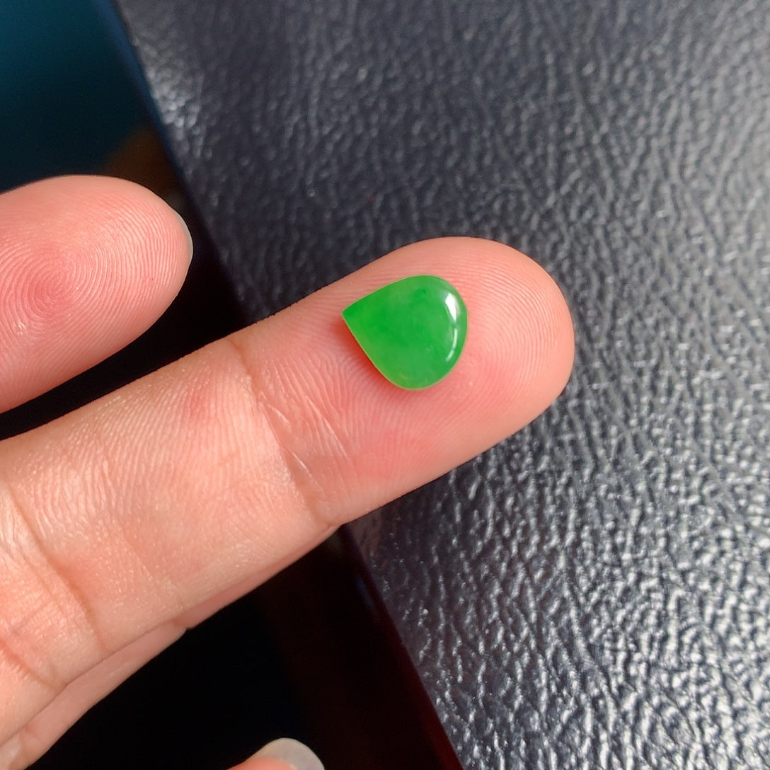 翡翠散珠缅甸天然A货翡翠阳绿水滴