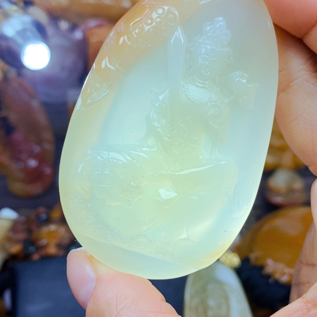 石英质玉（黄龙玉）颈饰未镶嵌
