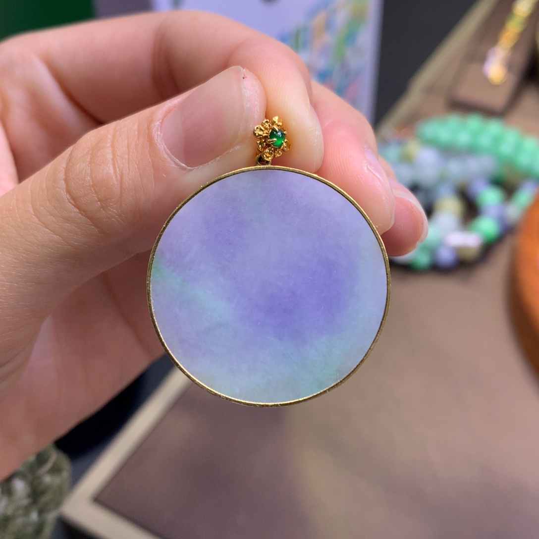 花***美翡翠18K金镶嵌颈饰翡翠