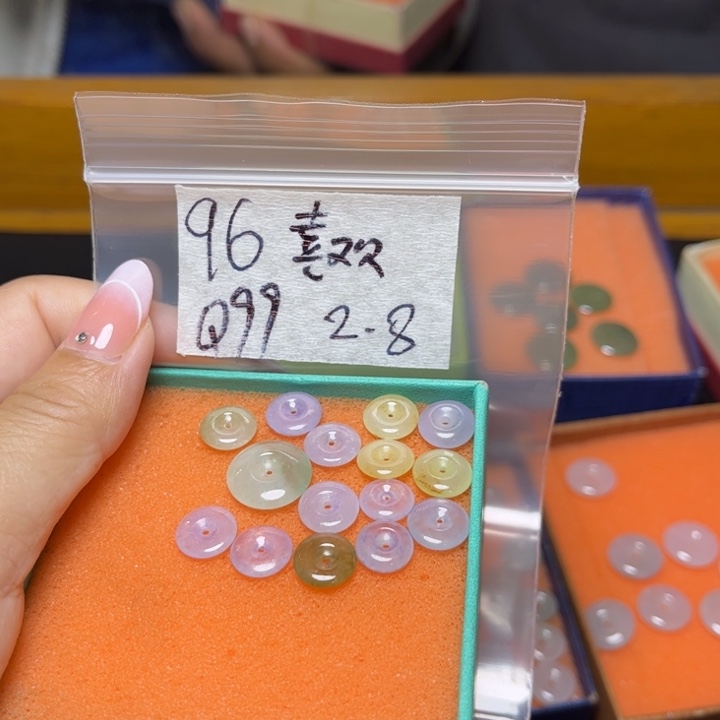 定制翡翠未镶嵌喜****婧不