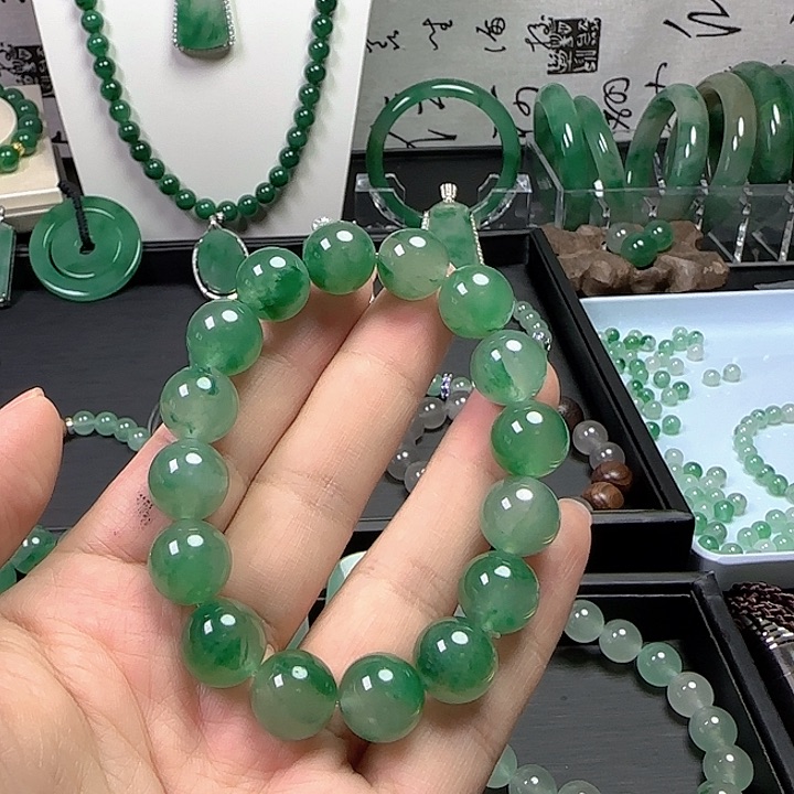 心***悠石英质玉（非洲翠），未镶嵌