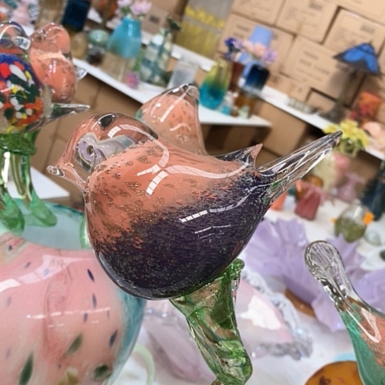 琉璃花瓶高45厘米宽9厘米