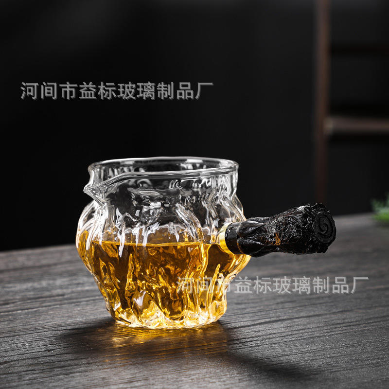 高硼硅玻璃公杯加厚木把锤纹侧把公杯倒茶杯核桃茶海公道杯品茗