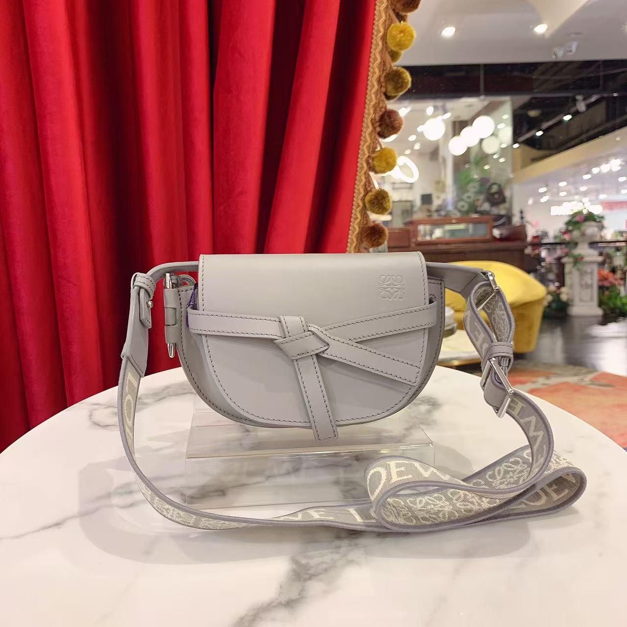 95新 LOEWE/罗意威 GGSgate小号宽肩带灰色牛皮单肩包37815642