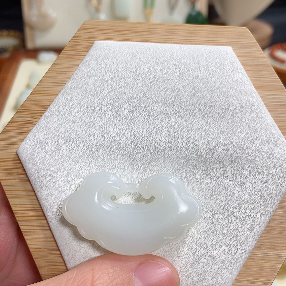 和田玉颈饰未镶嵌药****1