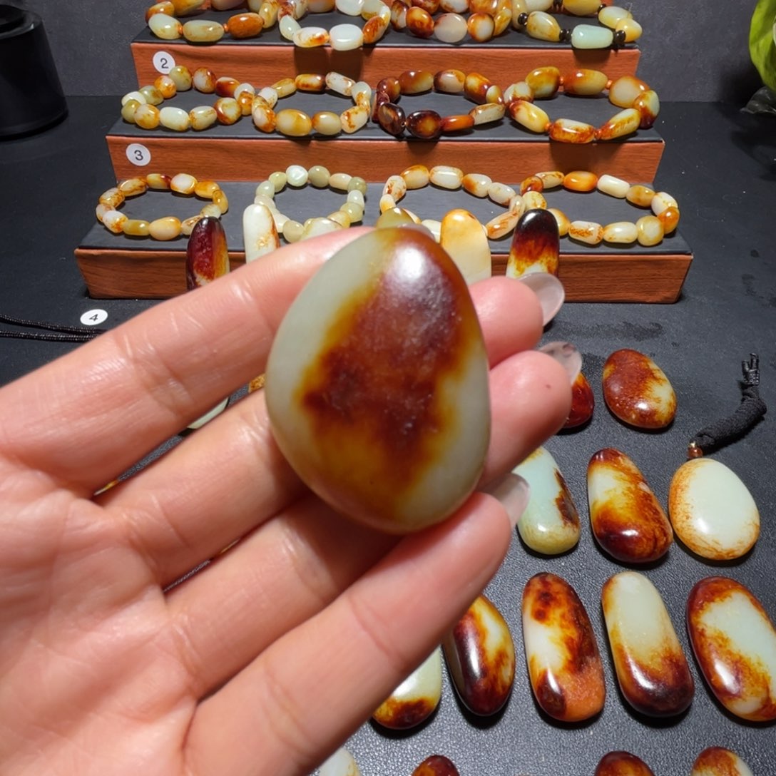 颈饰未镶嵌和田玉