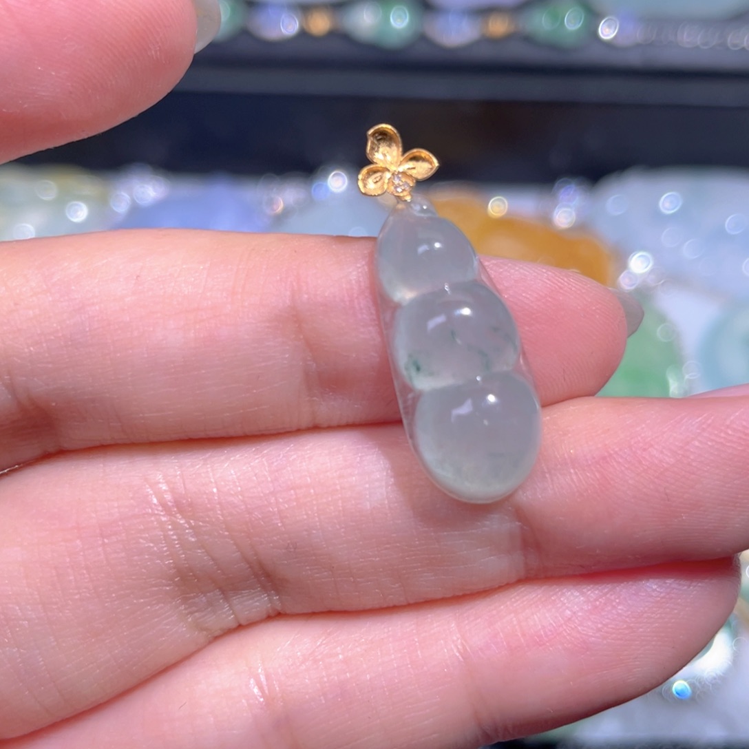 颈饰18K金镶嵌翡翠翡翠