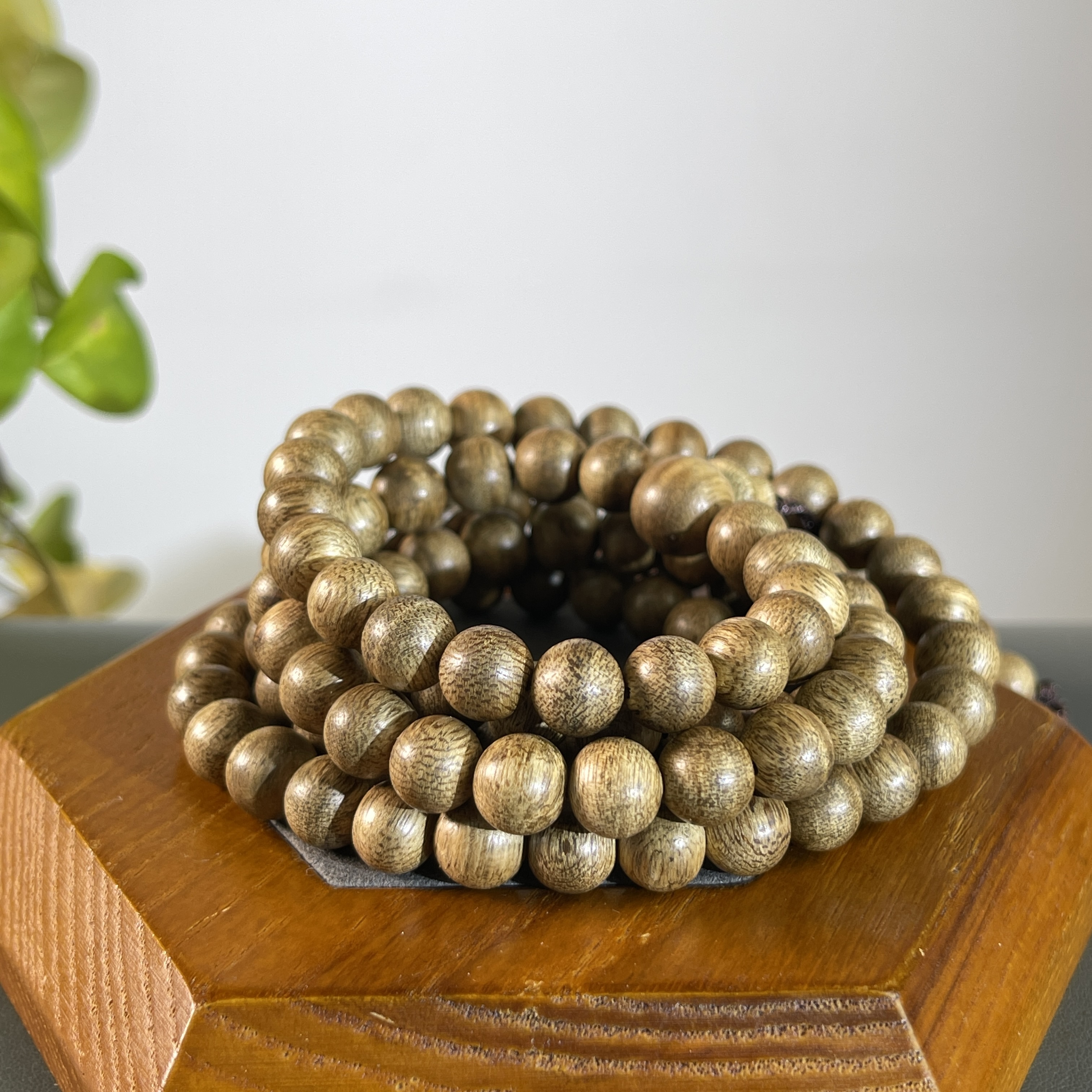 JYA22-79  沉香-珠链-惠安  约：108颗*8mm