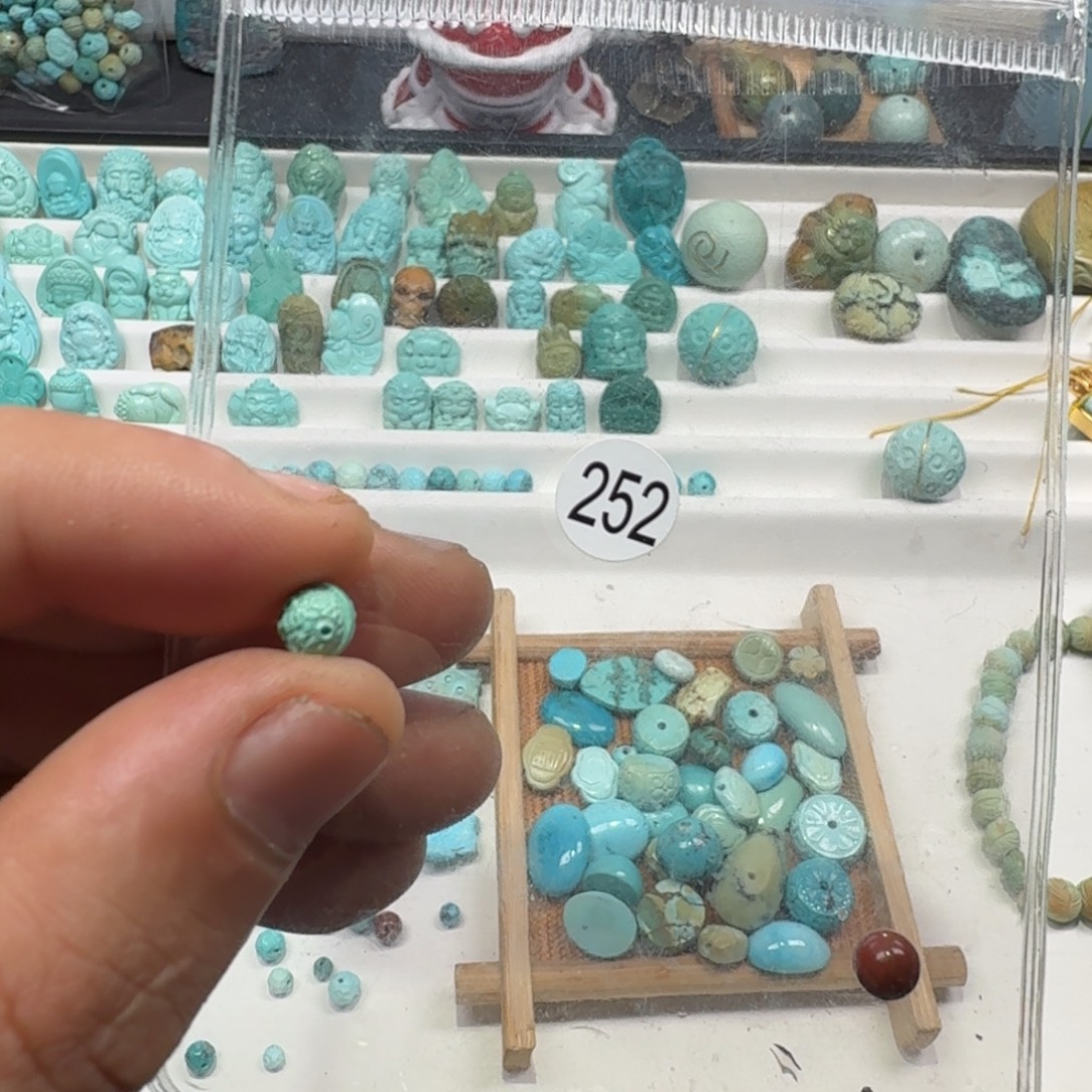 南红玛瑙未镶嵌珠宝奇石