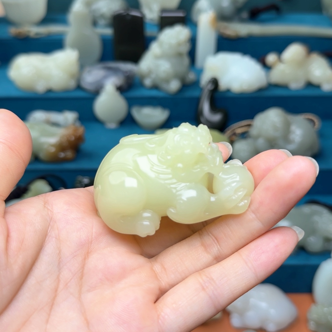 未镶嵌和田玉（糖玉）把件