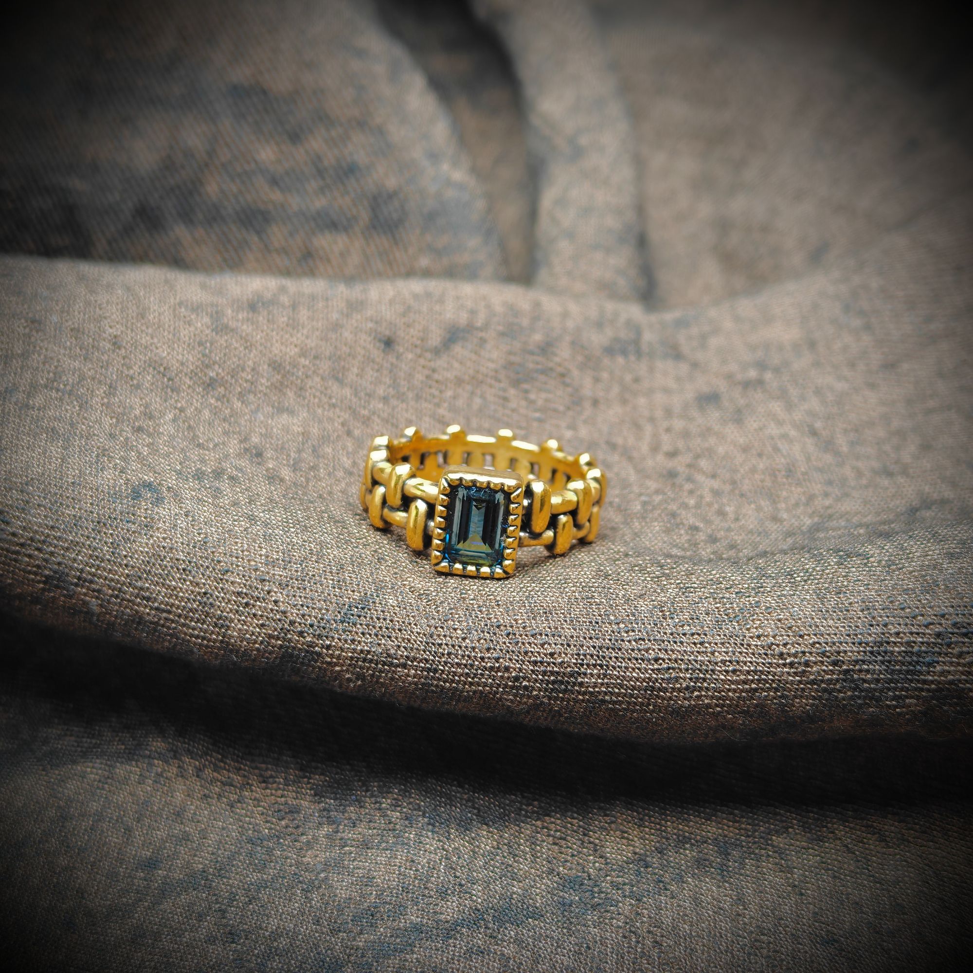 伊芙琳电黑金黄金足金时尚小众亚特兰蒂斯轻奢戒指男女通戴