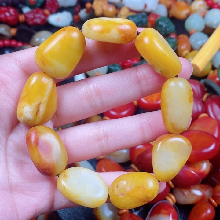 和田玉颈饰未镶嵌