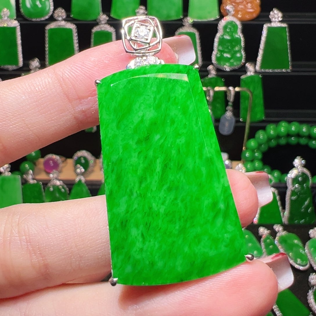 翡翠吊坠(不含链)18K金镶嵌