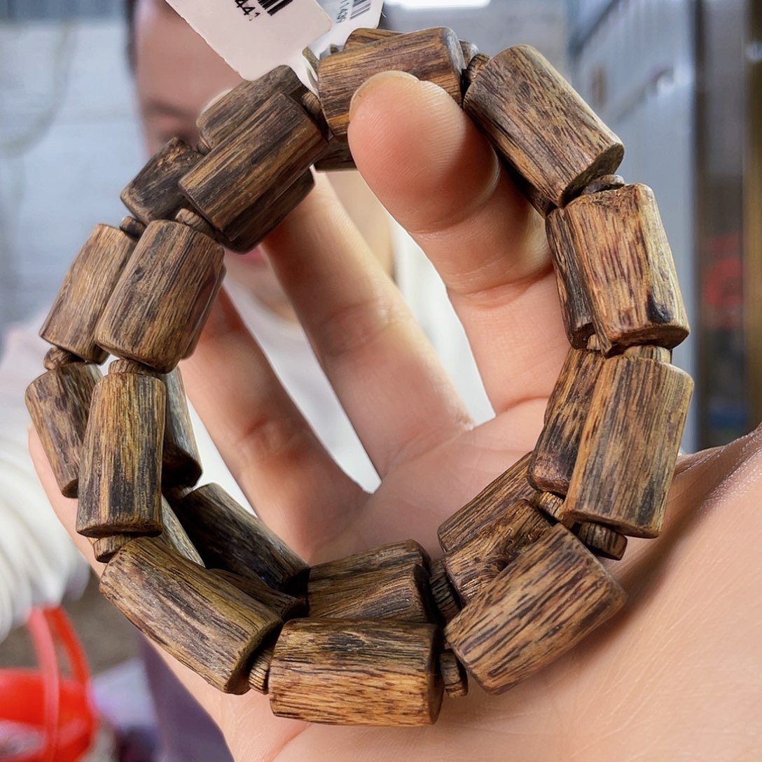 沉香手串野生绿棋随型单圈14克多样性发一