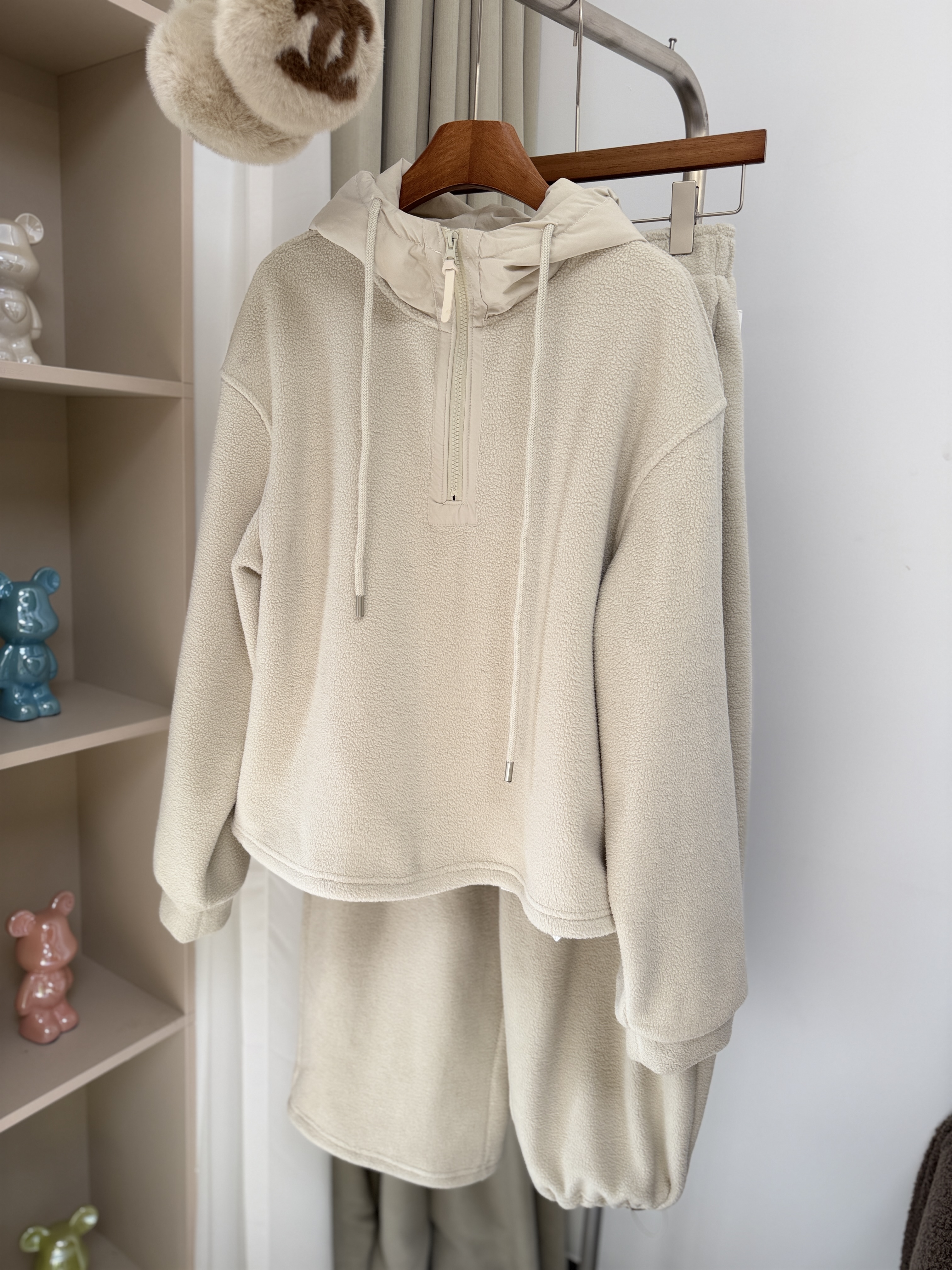 26年韩系松弛感[不上班套装] 定制暖绒拼接连帽暖呼呼套装251020