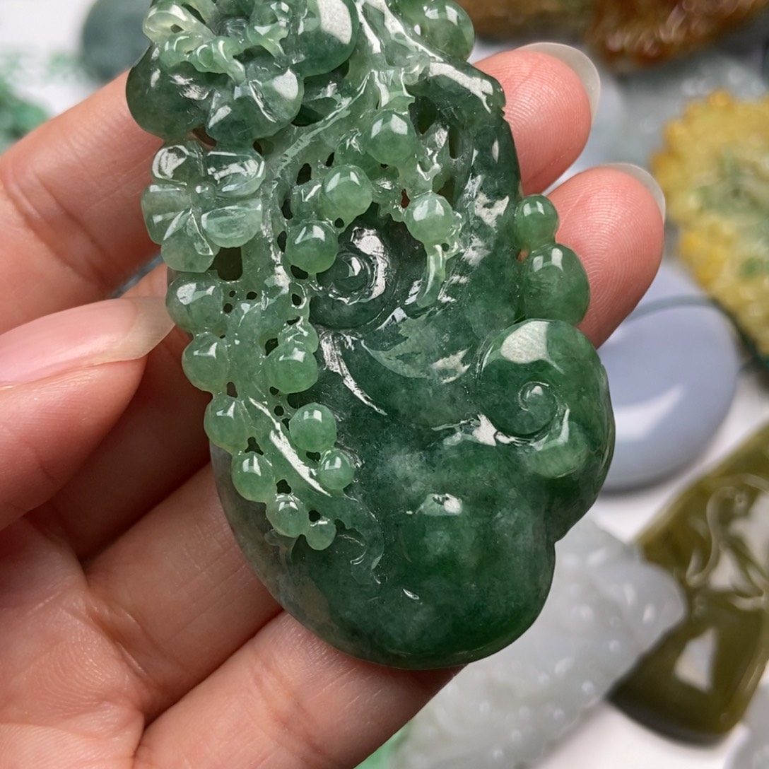 翡翠未镶嵌颈饰翡翠